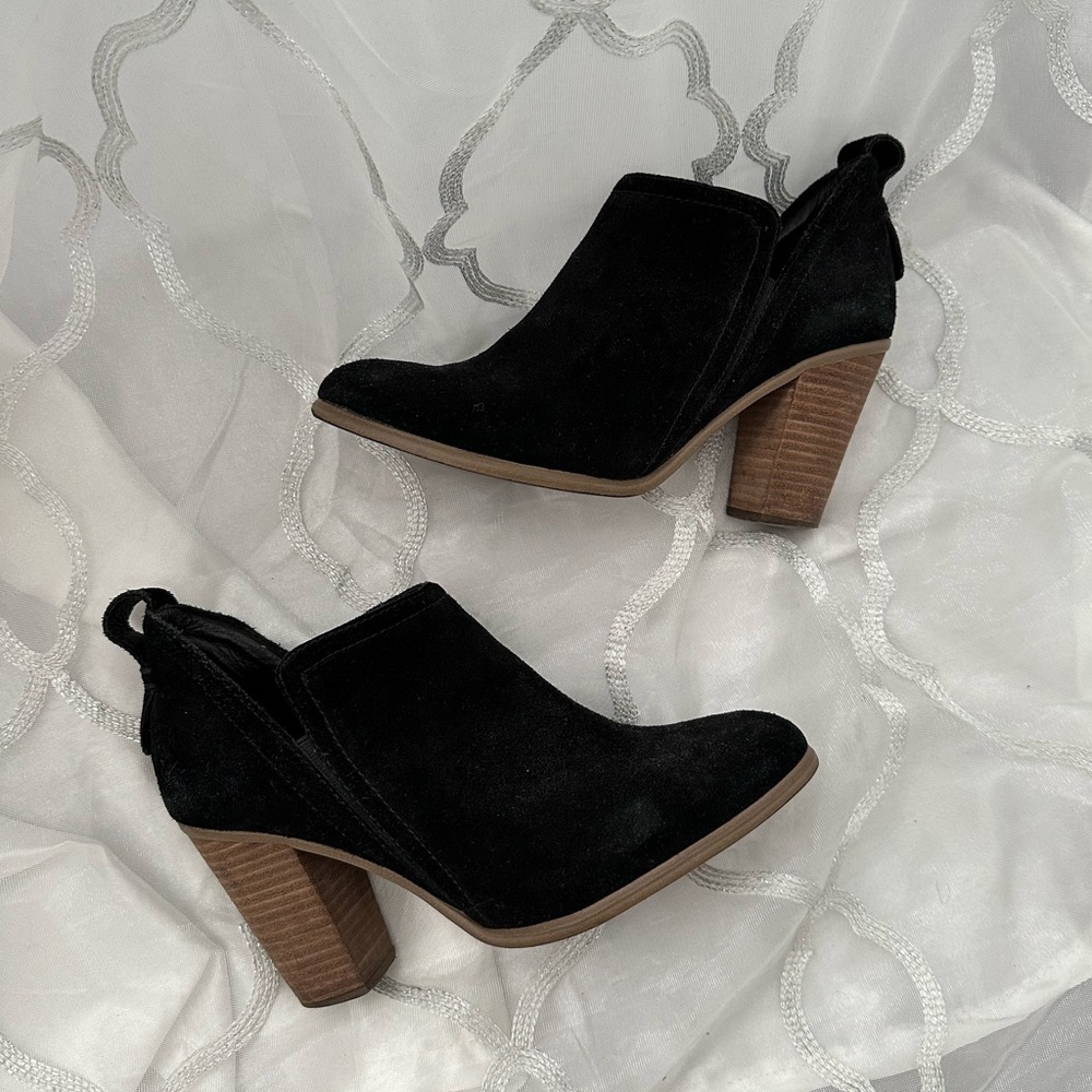 Vince Camuto Francia black ankle boots
